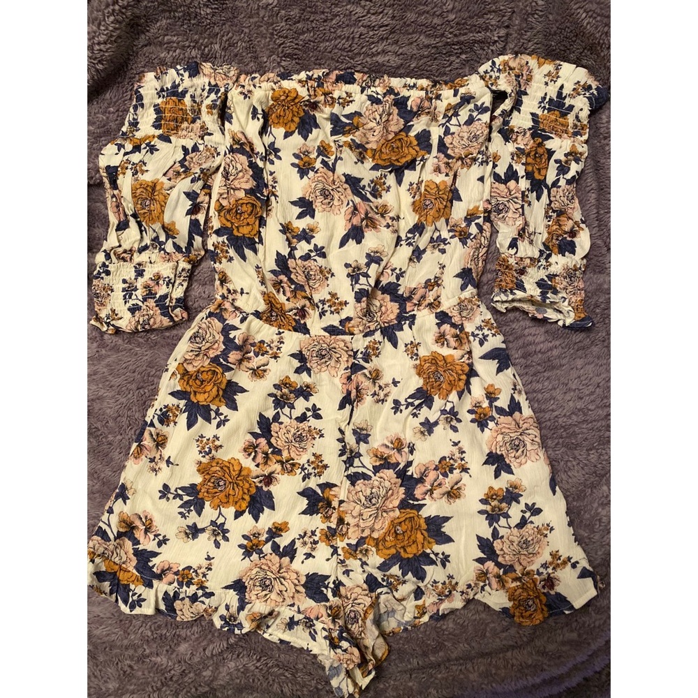 Floral Romper American Eagle BRAND NEW